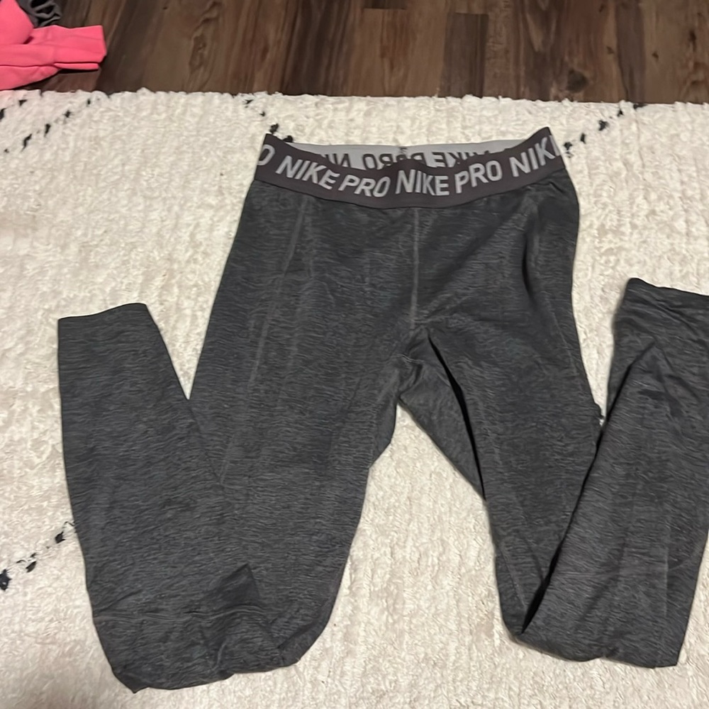 Grey Nike Pro leggings
